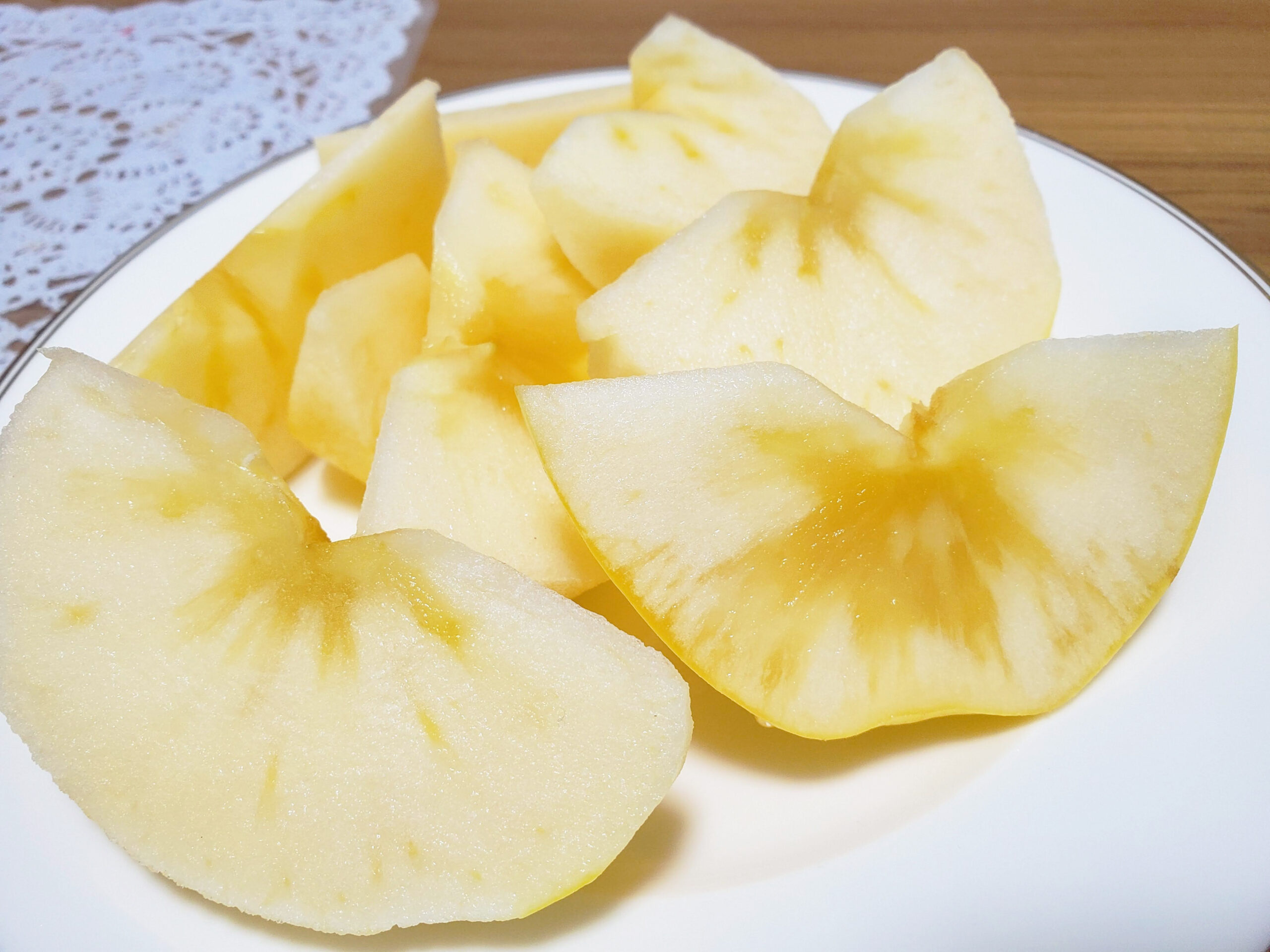 甘い蜜入り はるかりんご がシャキシャキ美味しすぎる ムグモグのごちそう